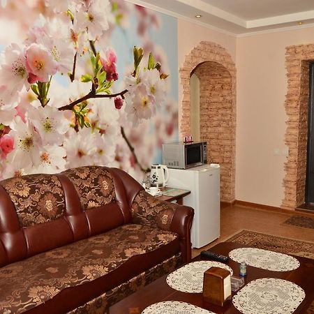 Guest House Domashniy Uyut Bischkek Exterior foto