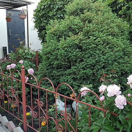 Guest House Domashniy Uyut Bischkek Exterior foto