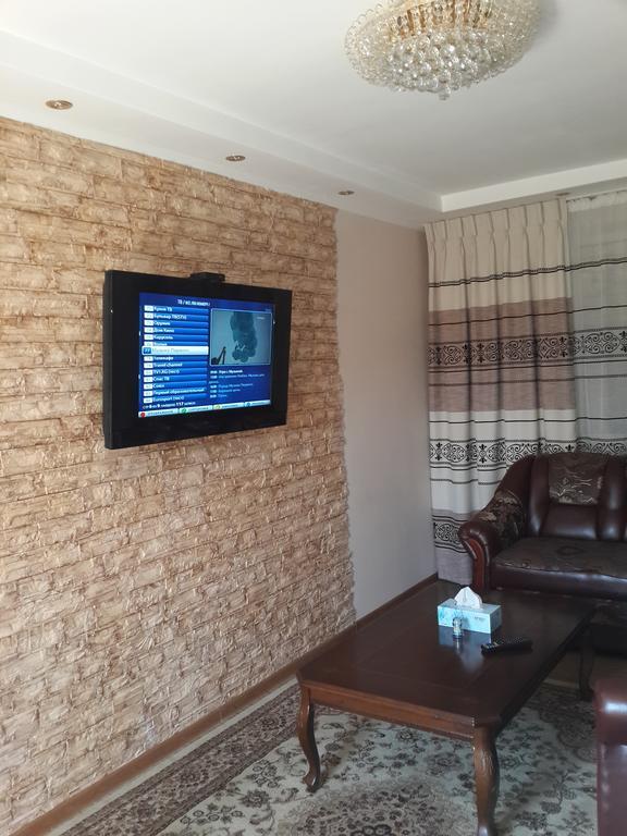Guest House Domashniy Uyut Bischkek Exterior foto
